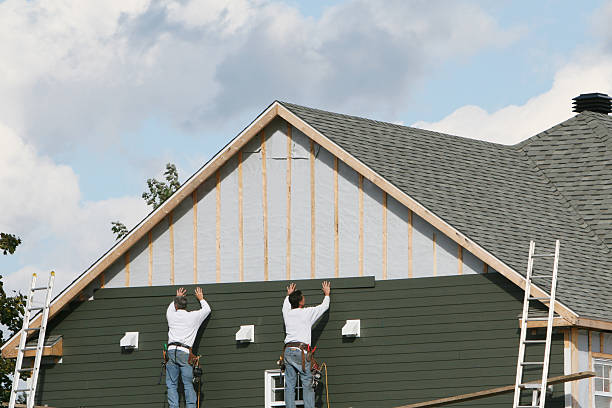 Professional Siding Replacement technician working in Willow Grove, TX